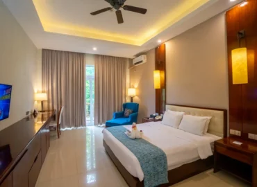 Garden DDR DSC2363 HDR com