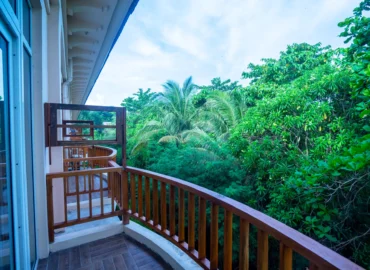 Garden DDR DSC2378 HDR com