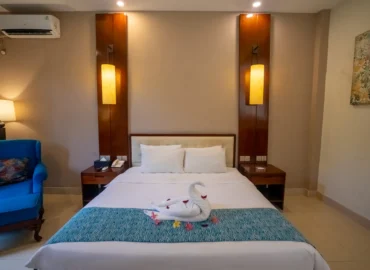 Garden DDR DSC2384 HDR com